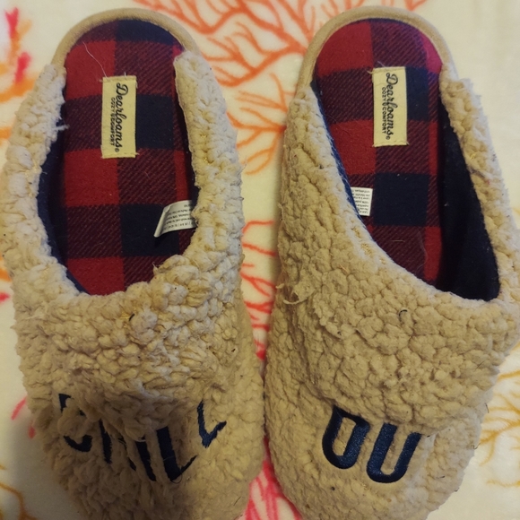 Men's Fuzzy Slippers size 9/10 with “Chill Out” 😎 - Picture 4 of 7